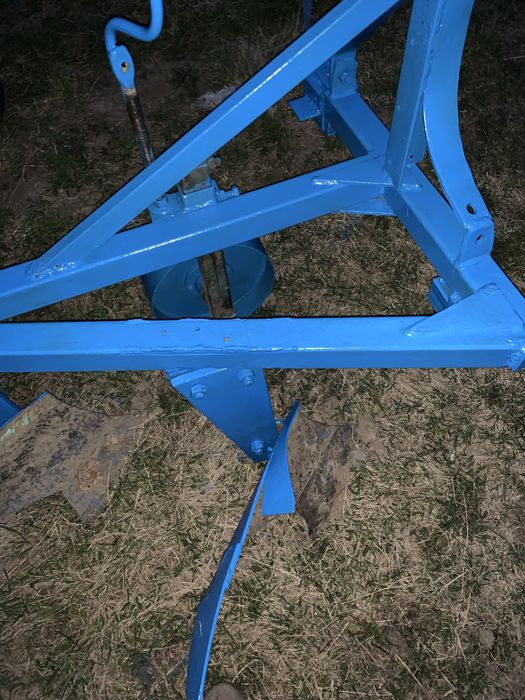 Vand pluguri cu 2 si 3 brazde