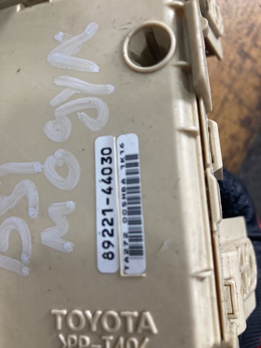 Toyota avensis verso 2.0d4d 2005година BSI Модул