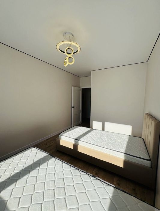 Продаются три новые Кровати с матрасами