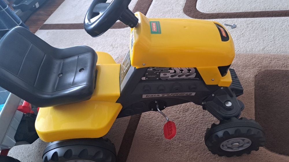 Детский трактор с прицепом