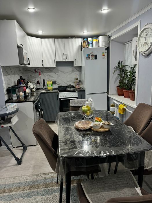 Продаётся 3-х ком квартиру на 3 мкр 7 дом