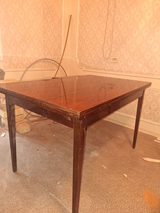 Стол полированный