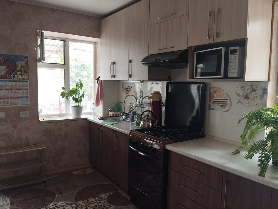 Срочно, Хасанбай Юнус - Абад продается большой кирпичный дом, огород,
