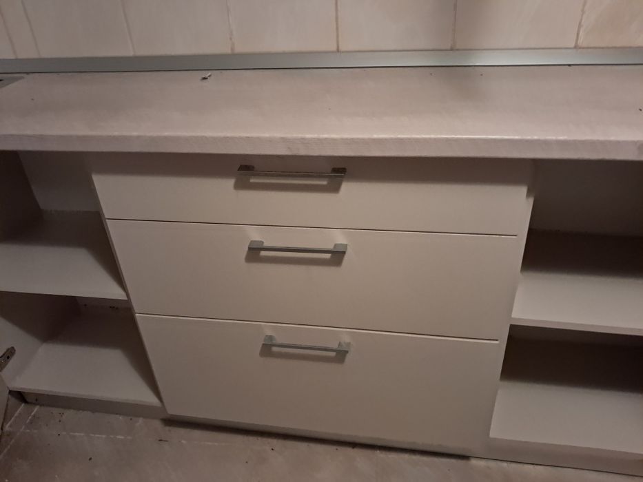 Vând bucătărie MDF făcută pe comanda