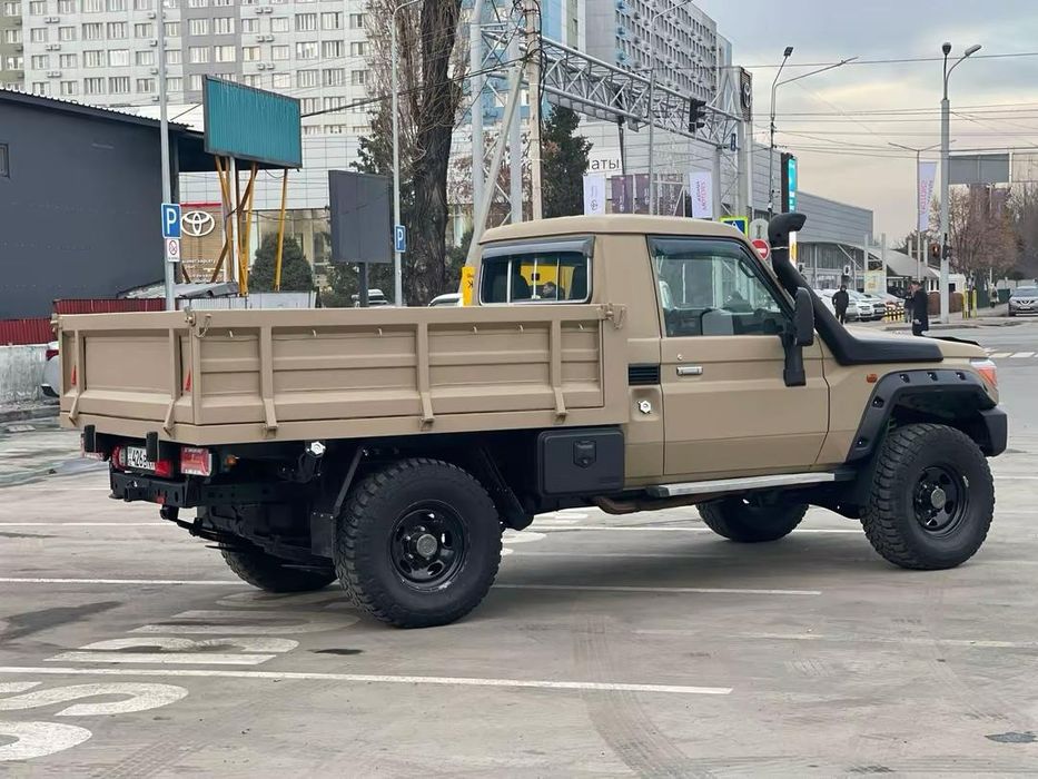 Тойота Ландкрузер 79