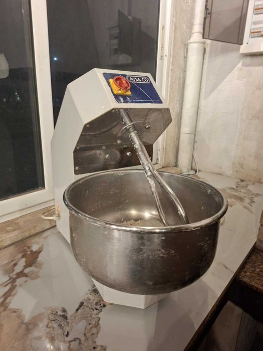 Тестомесачка и ламинатор за тесто