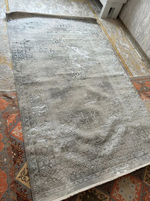 Продаётся не использованный ковёр 2×3м.