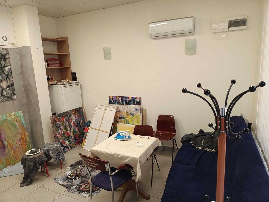 Помещение 25кв.м. под наем в центъра на Варна