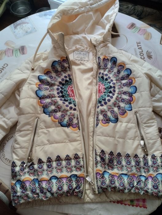 Куртки на девочку