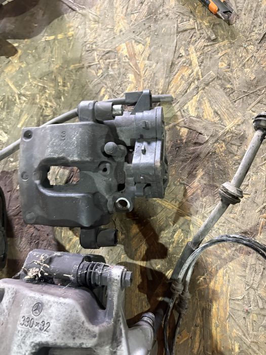 Mercedes w213 2.2cdi 194кс 4matic Комби Спирачни Апарати Супорти