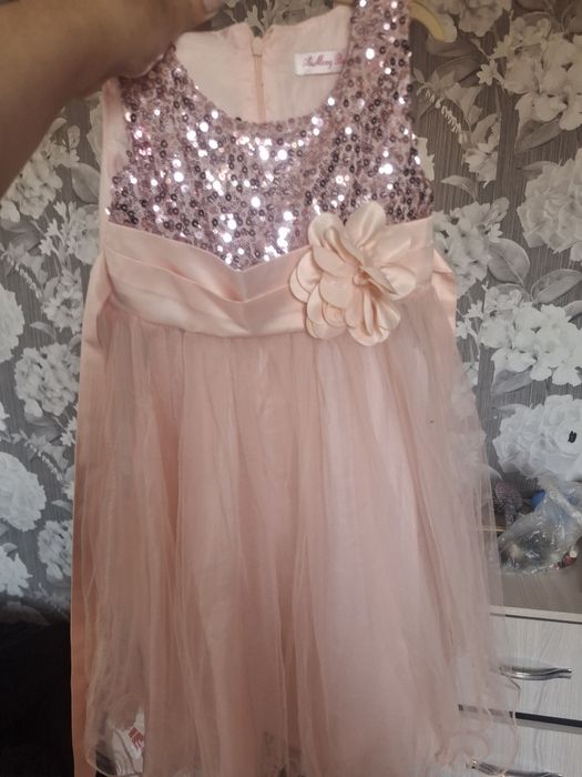 Платья нарядные на девочку