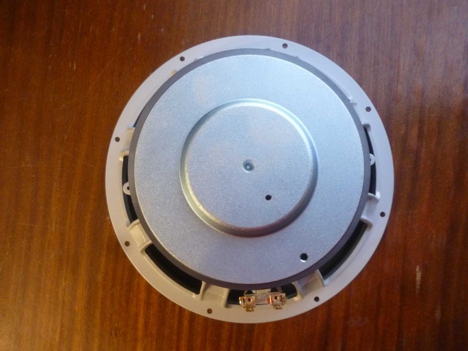 Продам автомобильный Hi-End сабвуфер Scan Speak