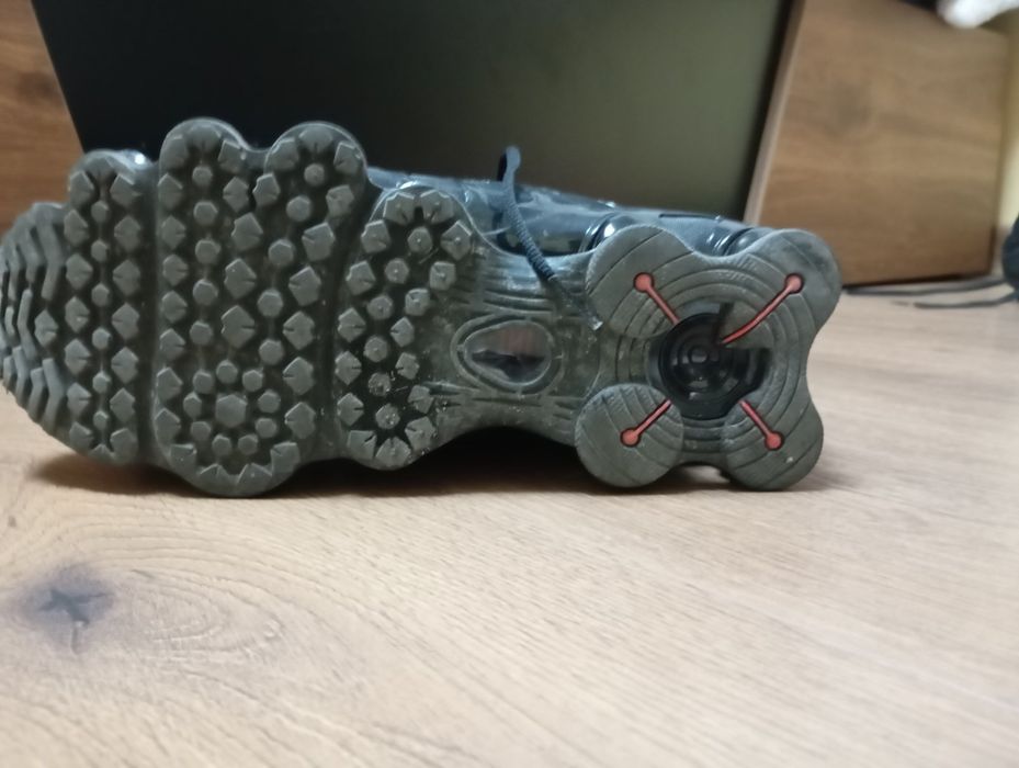 Маратонки Nike!!
