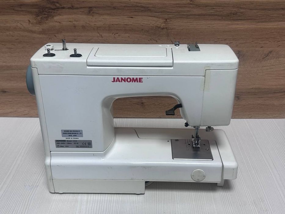 Швейная машина Janome 423s