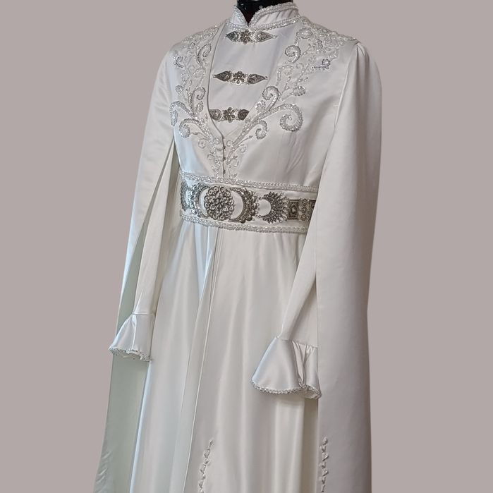 Келин койлак, оқшом либоси