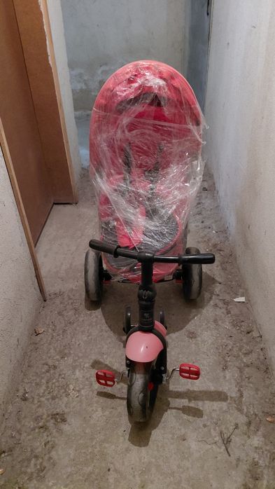 Детска количка запазена.