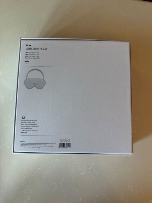 Apple AirPods-Black С компромис на цената.