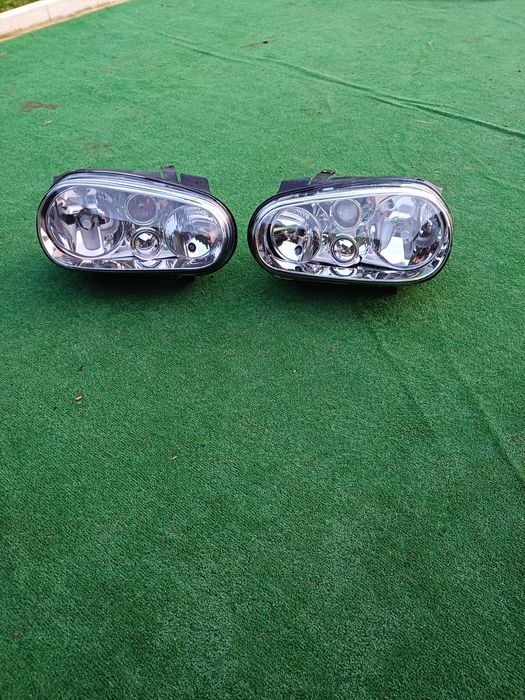 De vanzare faruri VW Golf 4