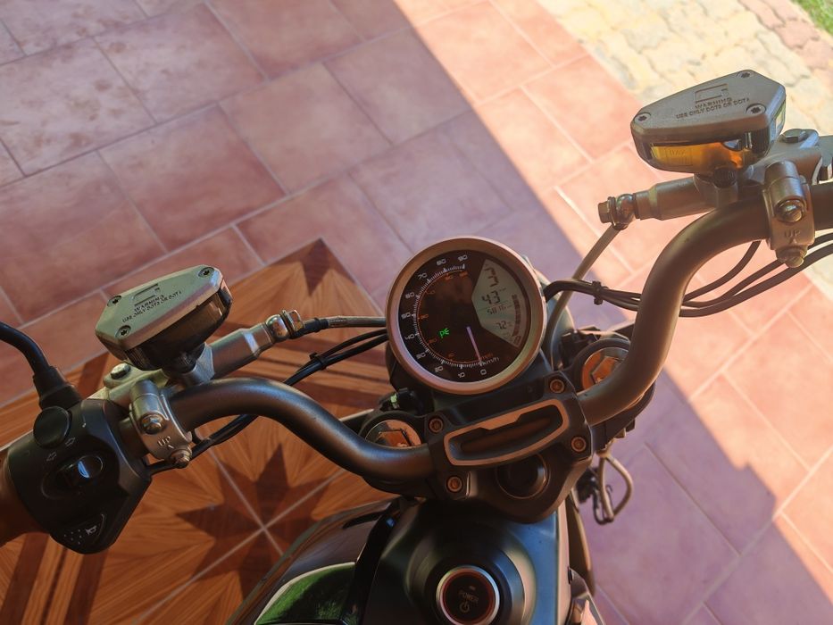 Super Soco TC motocicleta scuter electrica