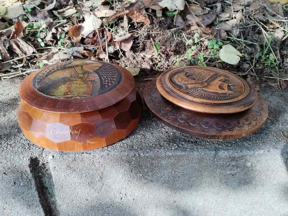 Здрави запазени дървени кутии