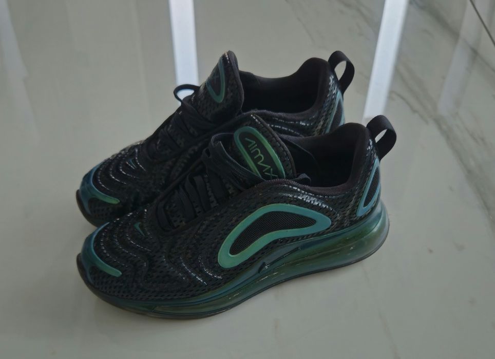 Nike Air Max 720 marimea 36