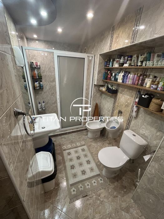 Продава се Четиристаен апартамент в Бургас, Меден рудник - зона Г - 160 кв.м за 963 €/кв.м - Снимка #11