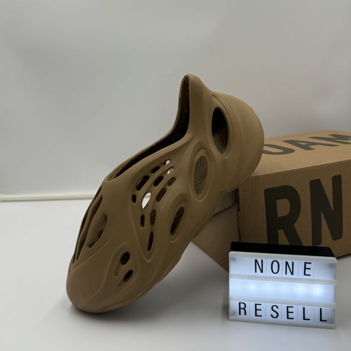 Adidas Yeezy Boost Foam Runner RNNR Ochre, Noi