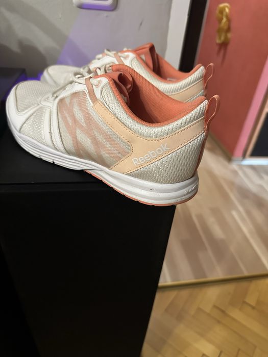 Маратонки  Reebok 42 номер унисекс опигинал