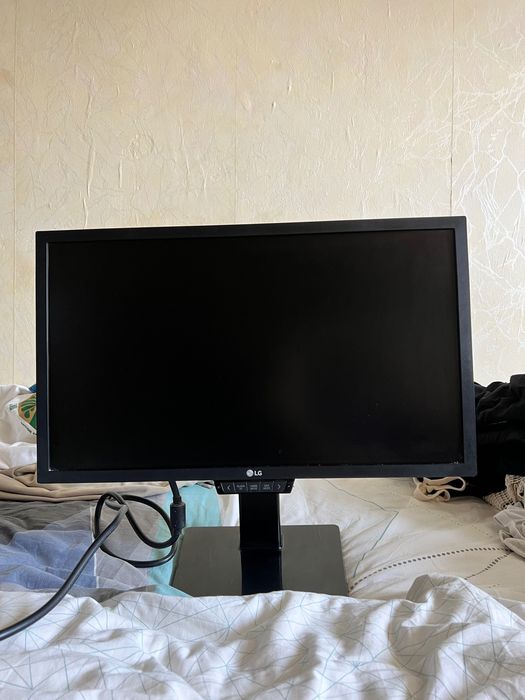 Gaming PC + LG 144Hz Monitor