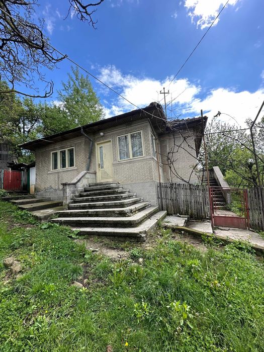Vand casa in Jud Prahova 2800mp