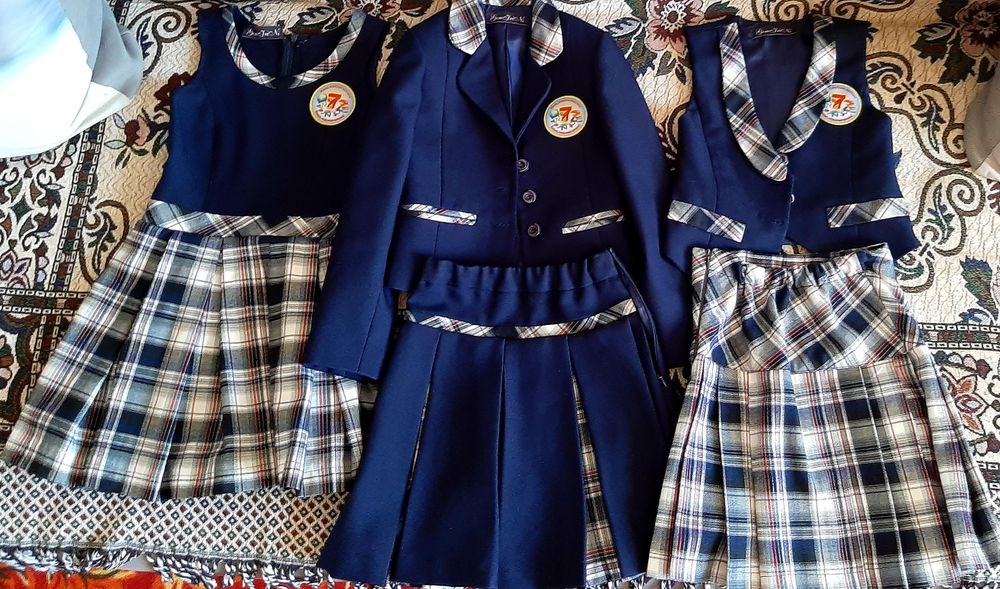 Продам школьную форму