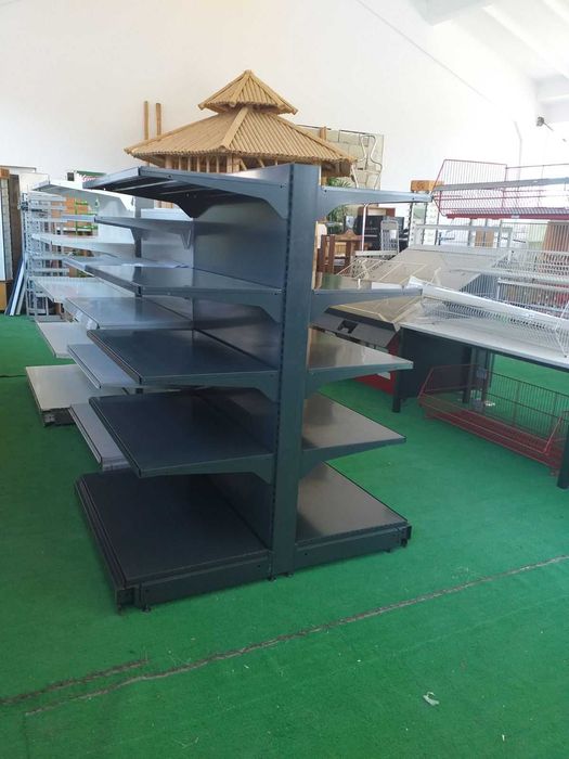 Метални стелажи за супермаркети и магазини