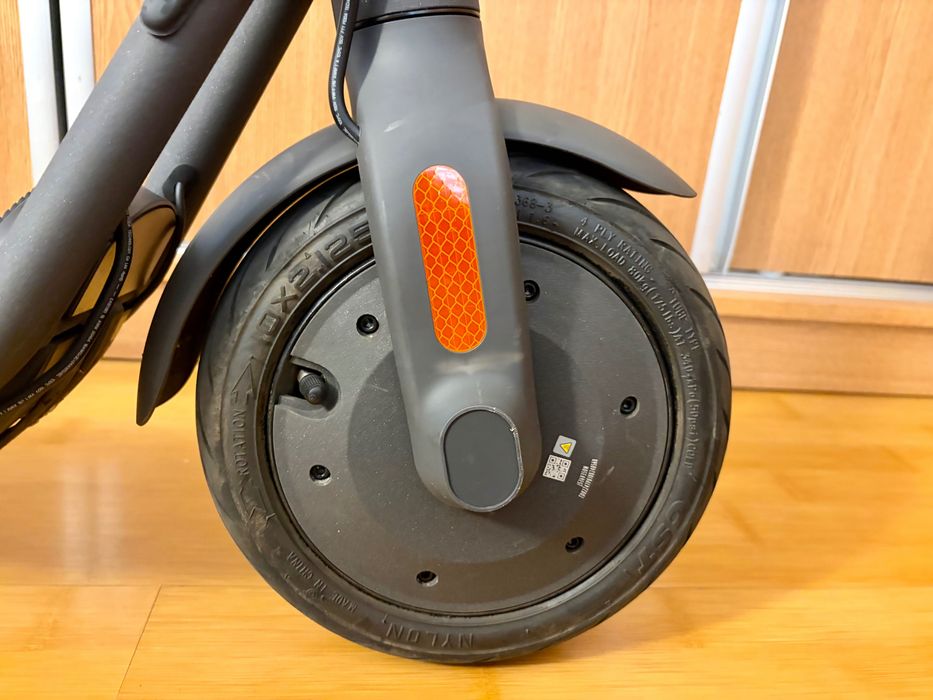 Trotinetă electrică Navee V50i Pro – ca nouă, doar 86 km, garanție 1 an