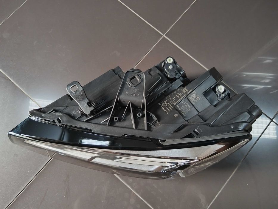 НОВ Ляв Фар Комплект 81A941035 Full LED Matrix Audi Q2 GA Facelift 81A