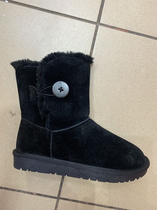 Cizme UGG din piele naturala