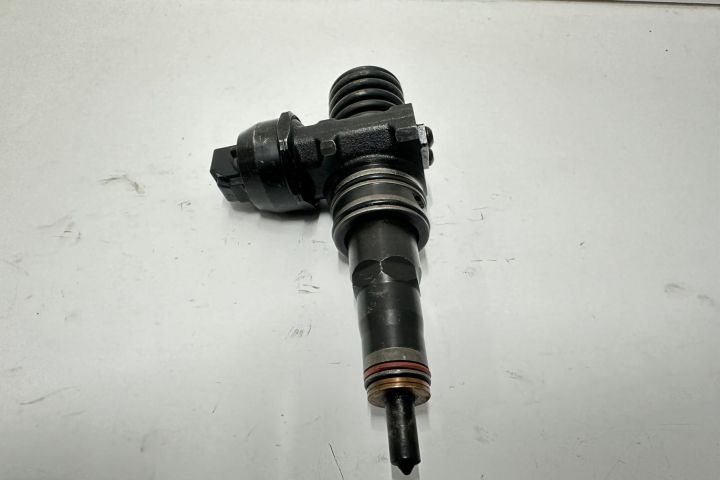 Injector 038136073BJ CM Audi A4 B7 seria