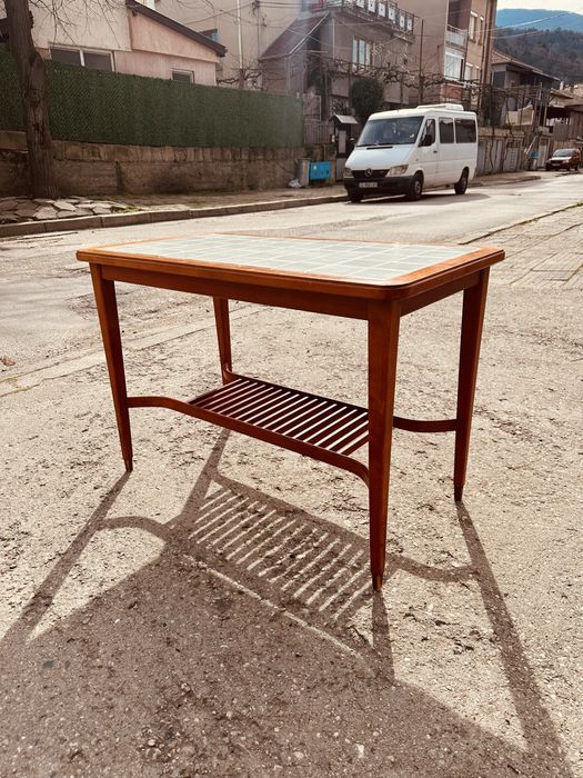 Винтидж холна маса – скандинавски дизайн в стила на Johannes Andersen