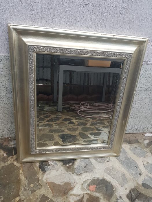 Vand oglinzi cu rama, modele deosebite