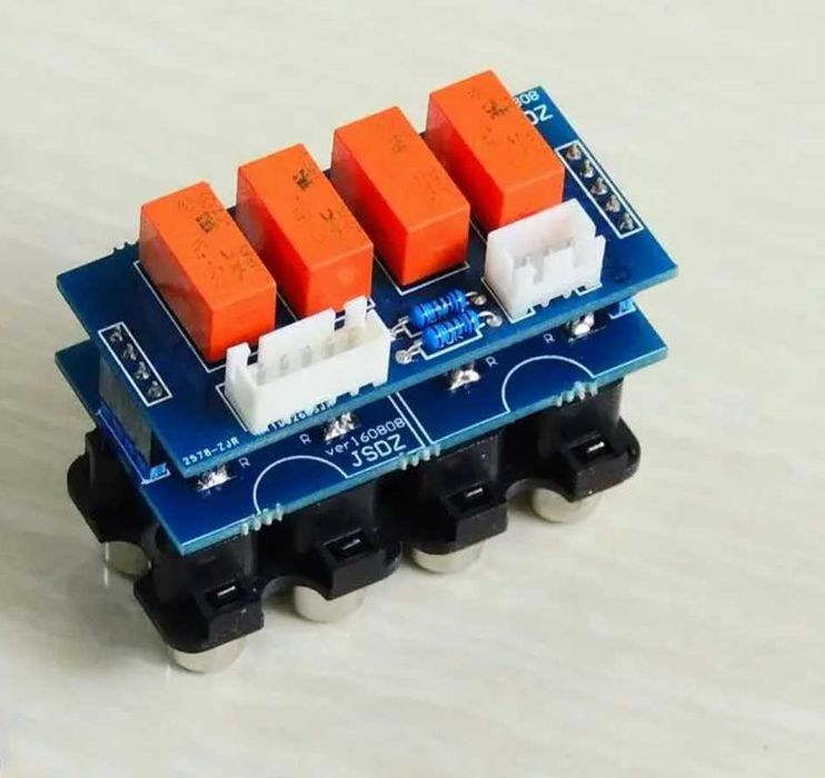 Селектор входов для усилителя звука с регул.громкости и пультом управ.