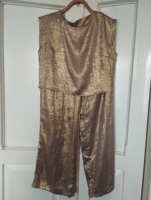 Срочно! Фирменные костюмы Дёшево Италия. Турция