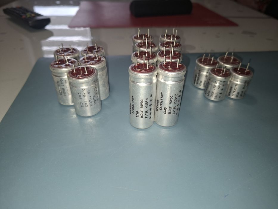 Condensatori electroliți aluminiu  Sprague Extralytic, 15 buc., diverse capacități