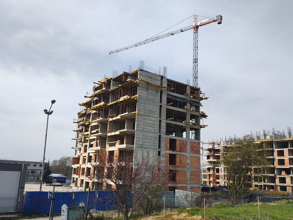 Двустаен южен апартамент за продажба, в новострояща се сграда в кв. Мл