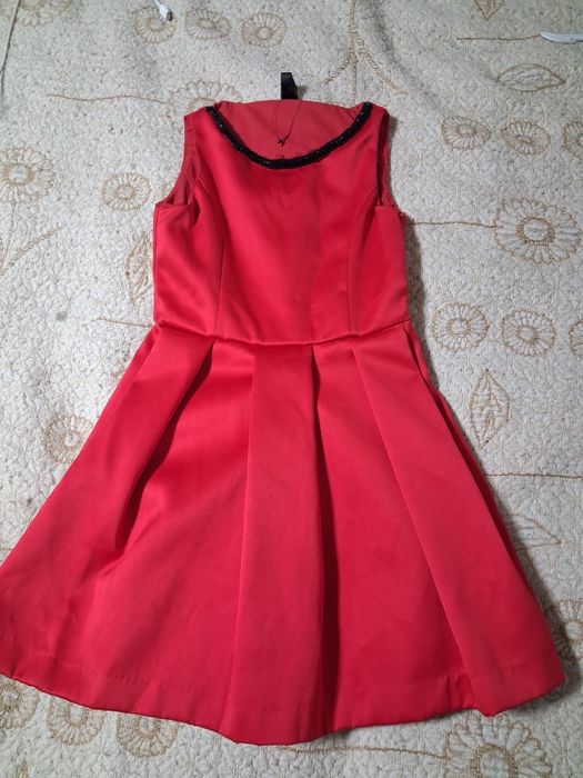 Платье на девочку рост 140 см