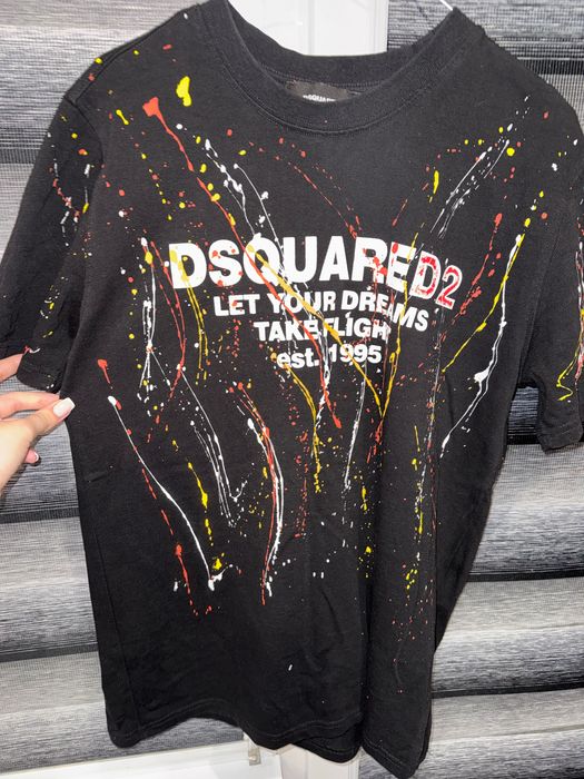 Продавам тениска на Dsquared2.
