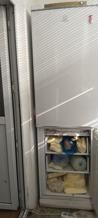 Холодильник  indesit