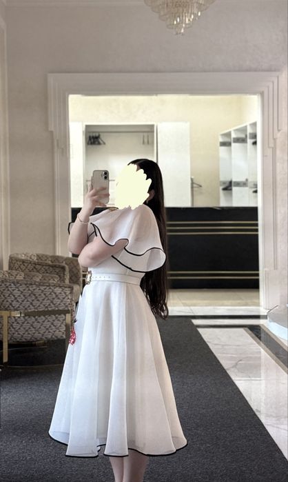 Белое вечернее платье