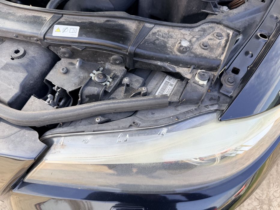 Far faruri bixenon adaptive bmw e90 e91 lci facelift