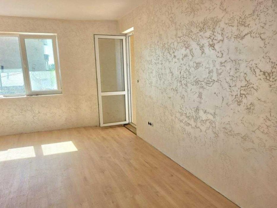 Продава се Тристаен апартамент в Варна, Център - 76 кв.м за 1944 €/кв.м - Снимка #2