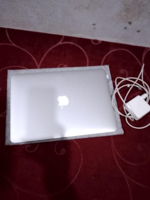 Mac book Air 13 сотилади