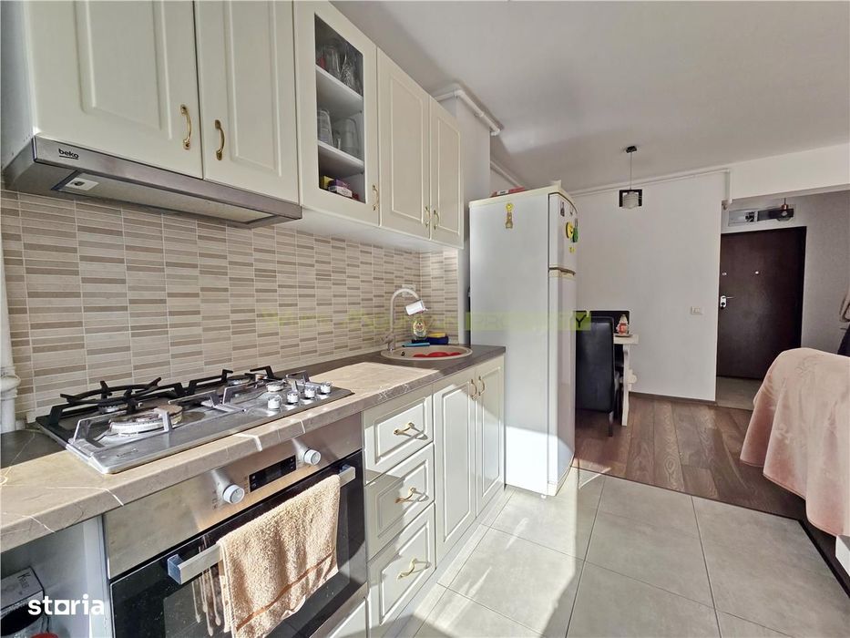 Apartament doua camere si boxa de vanzare in Top City Tractorul